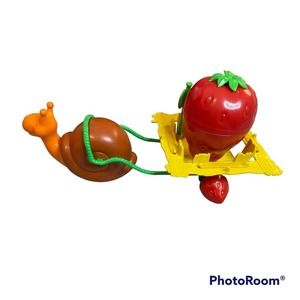 VINTAGE KENNER 1980s STRAWBERRY SHORTCAKE SNAIL CART & BUTTERFLY-LOT OF 2